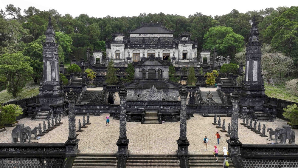 As the last tomb built during the Nguyen Dynasty, the Mausoleum of Emperor Khai Dinh blends tradition with modernity and remains a vital part of the country’s heritage